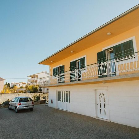 Apartments With A Parking Space Marina, Trogir - 11554 Exterior foto